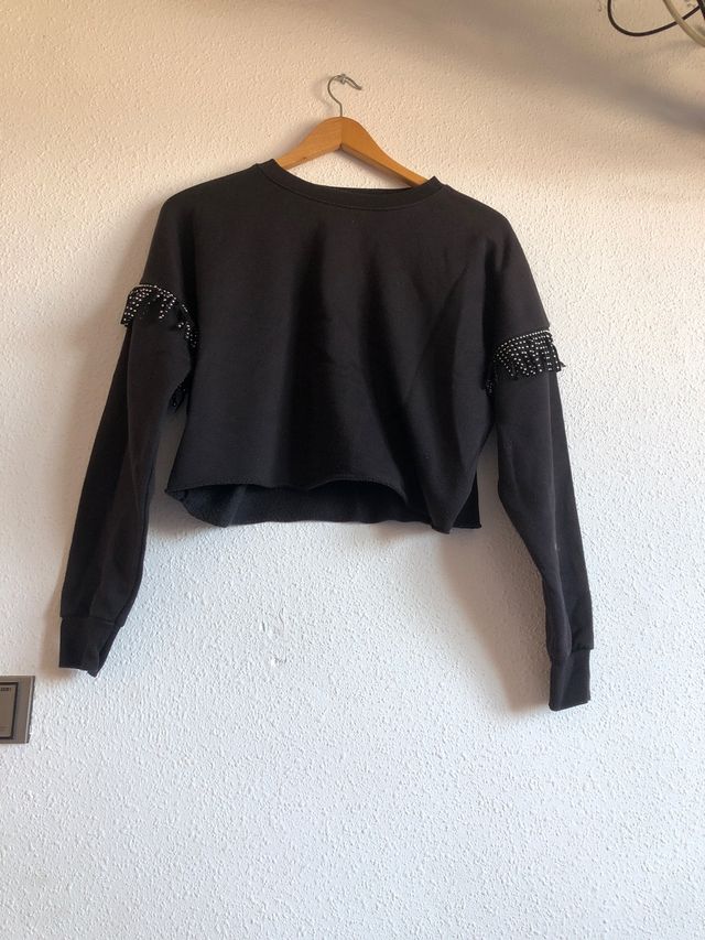 Suéter Negro con Adorno