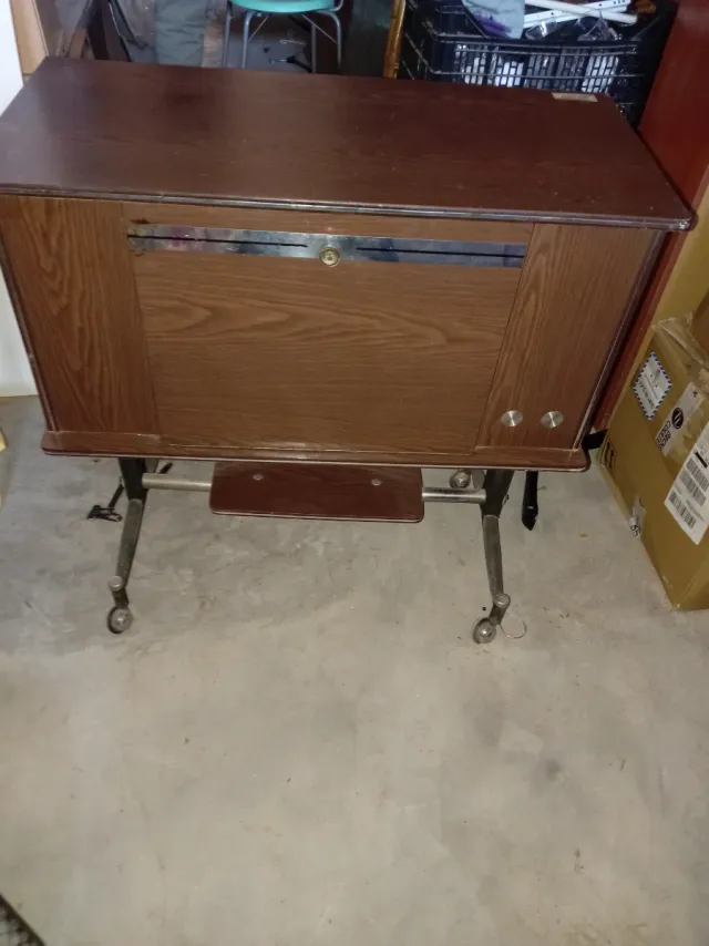 Mueble bar con ruedas