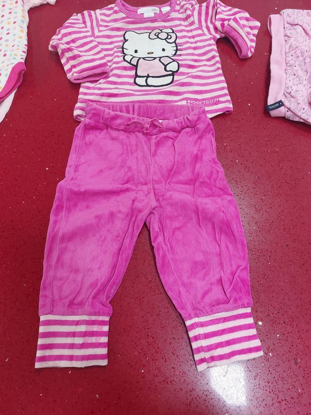 Pijama Hello Kitty niña rosa y blanco
6/9 meses