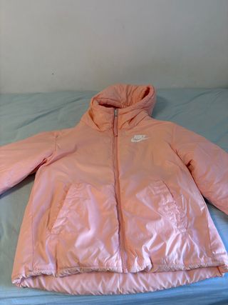 Chaqueta Nike reversible rosa y blanca