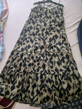 Vestido largo verde militar estampado