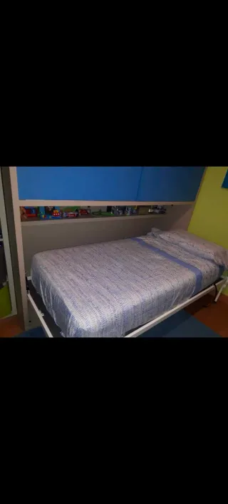 Cama plegable con armario