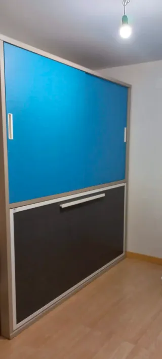 Cama plegable con armario