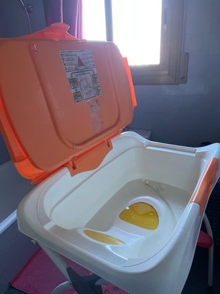 Bañera bebé con cambiador y diseño de animales