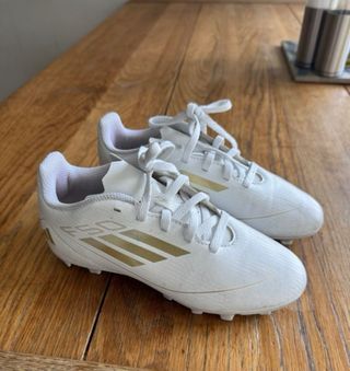 Botas de fútbol Adidas F50 niño talla 33 (1 uso)