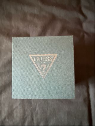Reloj Guess Dorado y Negro con Cristales