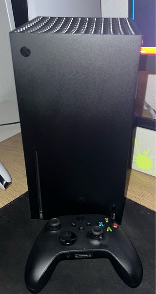 Xbox Series X con caja