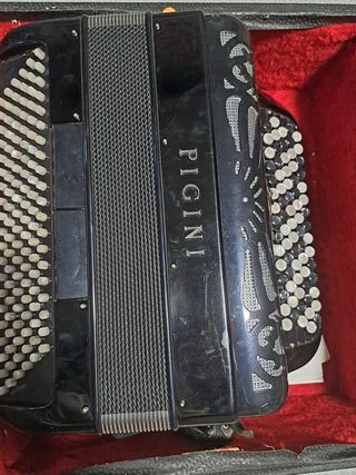 Acordeón Pigini Negro