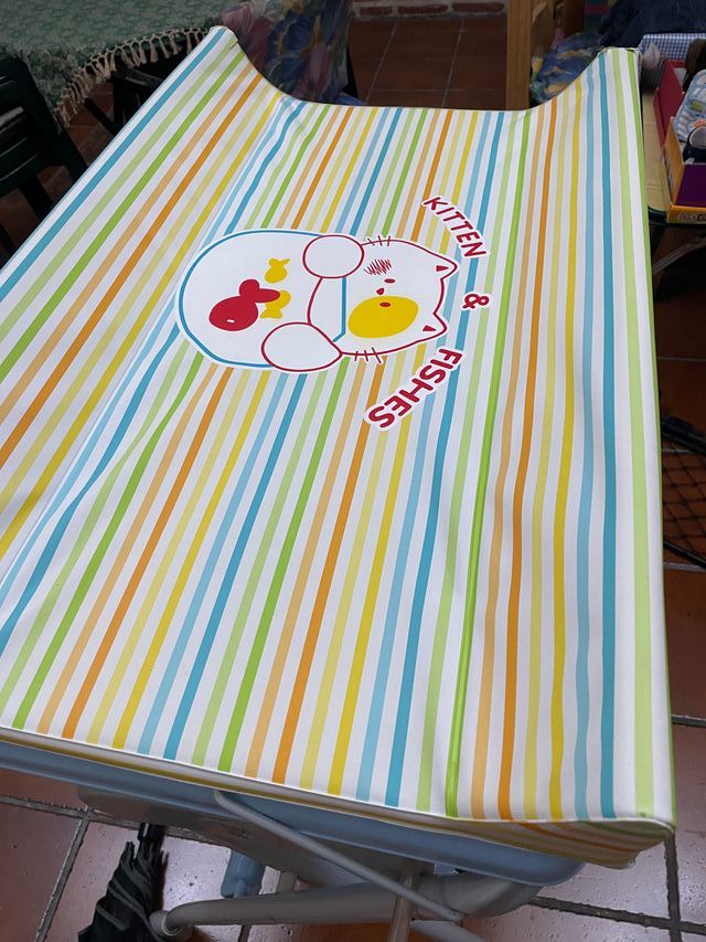 Cambiador y bañera para bebé