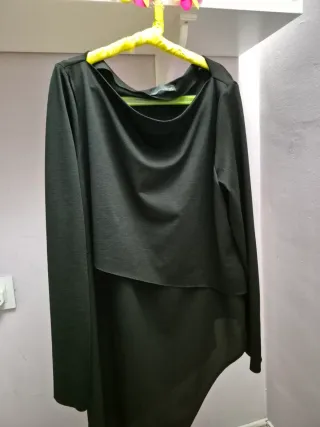 Blusa Zara Larga Transversal Negra