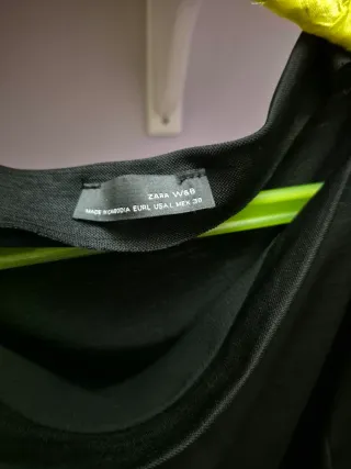 Blusa Zara Larga Transversal Negra