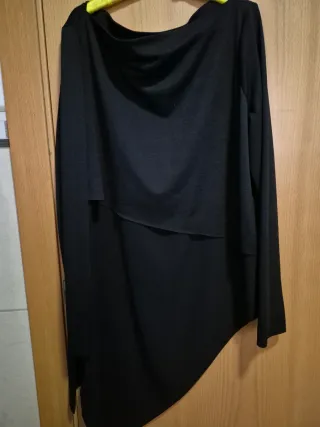 Blusa Zara Larga Transversal Negra