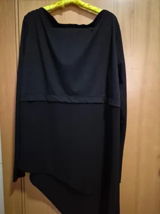 Blusa Zara Larga Transversal Negra