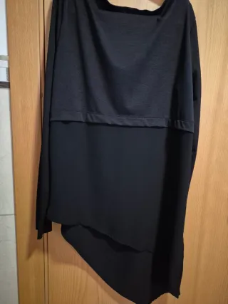 Blusa Zara Larga Transversal Negra