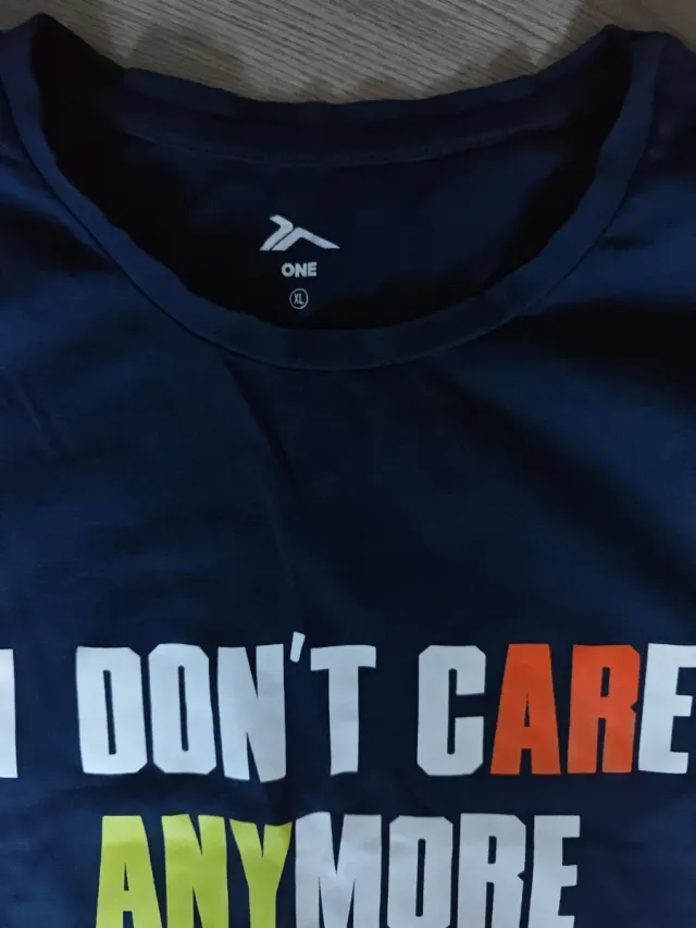 Camiseta I DON'T CARE ANYMORE Mujer