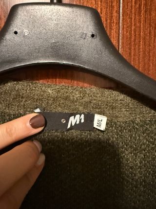 Cardigan verde con perle