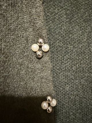 Cardigan verde con perle