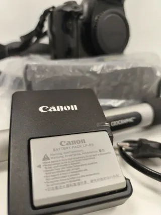 Cámara Canon EOS 1000D Negra Cuerpo + accesorios