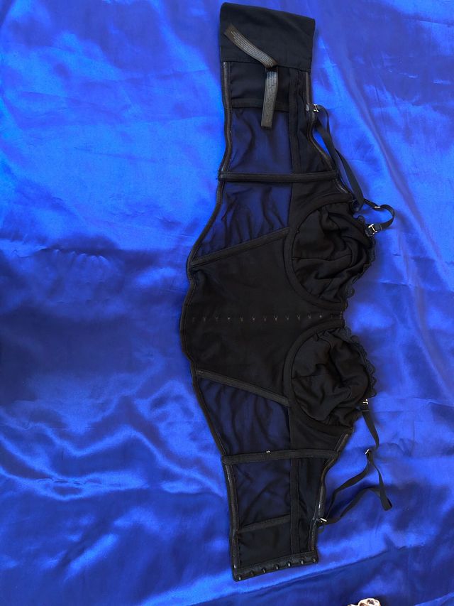 Sudadera Corta PAU Marrón, Short y Sujetador Corpi