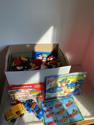 Caja de piezas construcción tipo LEGO