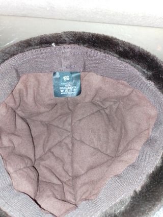 Cappellino invernale marrone e verde