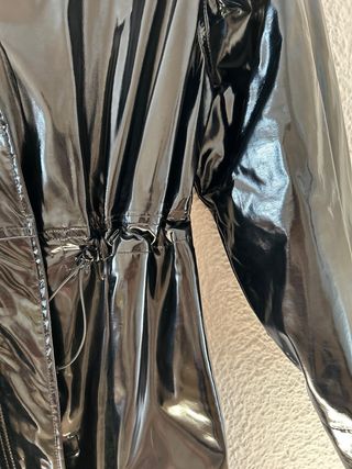 Gabardina charol negra T-M/L nueva sin etiqueta