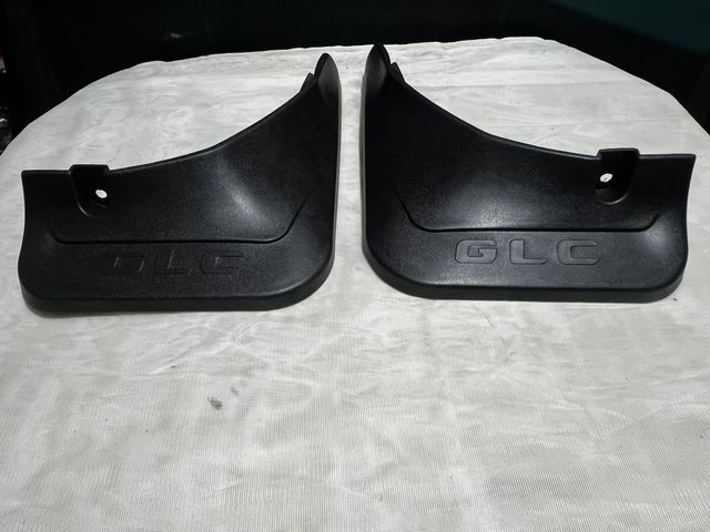 Guardabarros MGC Nissan Tiida 2005-2011