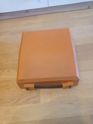 Máquina de escribir vintage Crystek D-5000 naranja