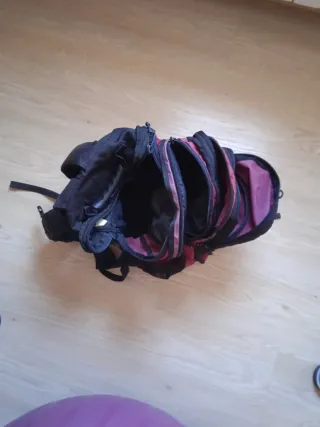 Mochila multiusos negra y granate