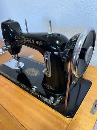 Máquina de coser Sigma antigua
