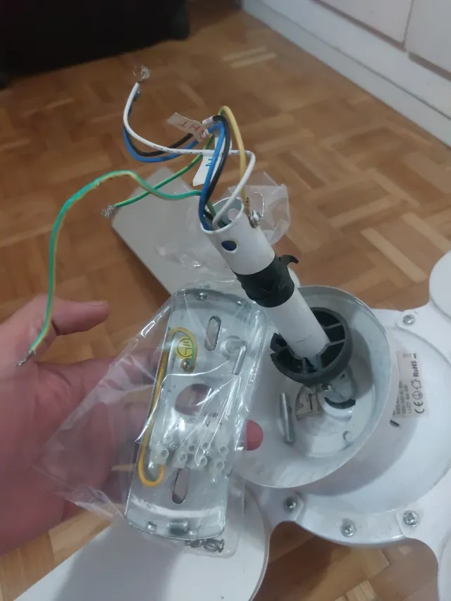 Ventilador lampara de techo blanco