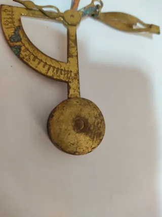 Báscula antigua para pesar cartas