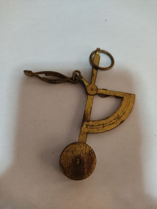 Báscula antigua para pesar cartas