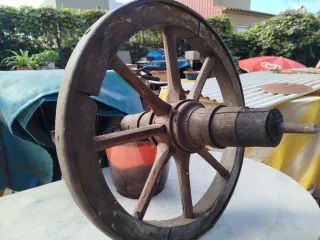 Rueda de Carretilla Antigua