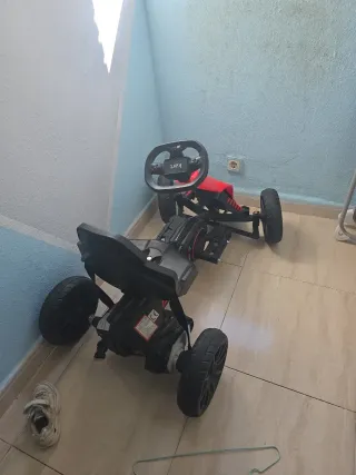 Kart a pedales rojo