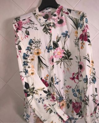 Blusa blanca flores multicolor