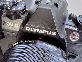 Olympus OM-D E-M1 Mark II + Objetivo 7-14mm