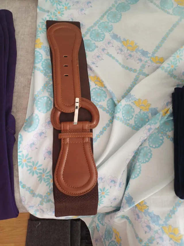 Gorra mujer impermeable chocolate Parfois