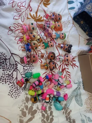 Lote de 26 Muñecas LOL