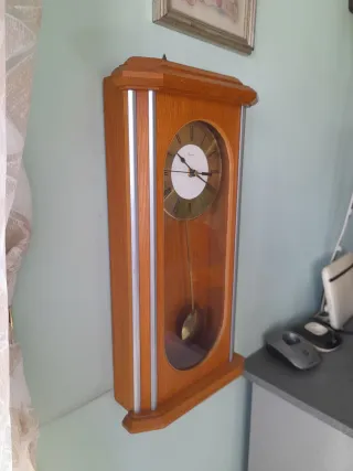 Orologio a pendolo in legno