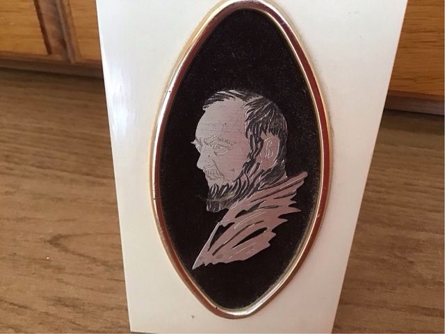 Soprammobile Padre Pio argento e velluto