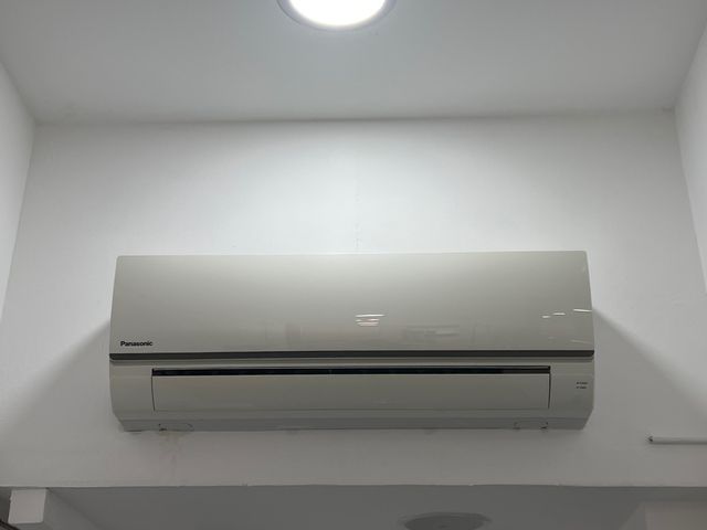 2 Aires Acondicionados Panasonic Blanco