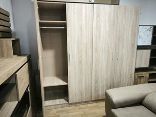 ARMARIO DE 4 PUERTAS