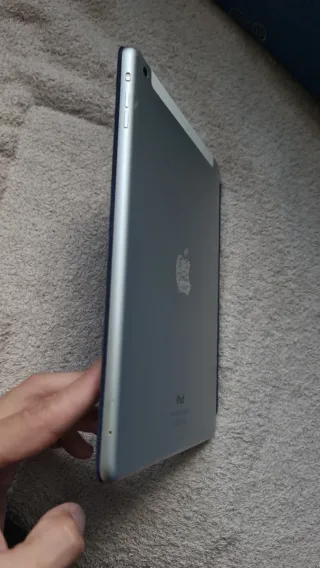 Apple iPad Air 16GB Plata