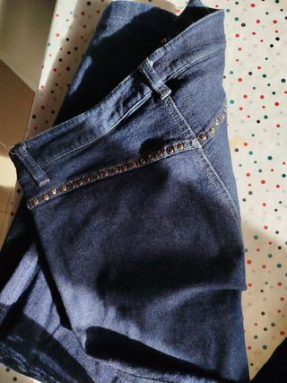 Lote pantalón vaquero Tommy Hilfiger y camisa raso