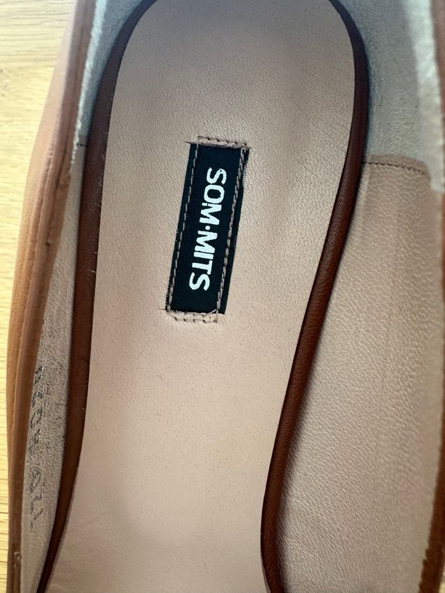 Zapatos de tacón bajo SOM.MITS marrones