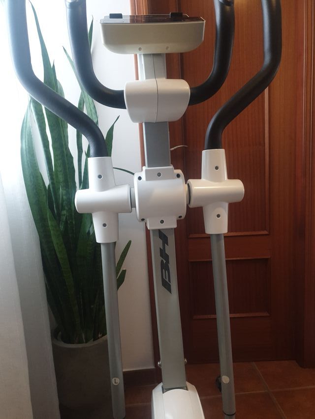 Bicicleta Estática BH. 