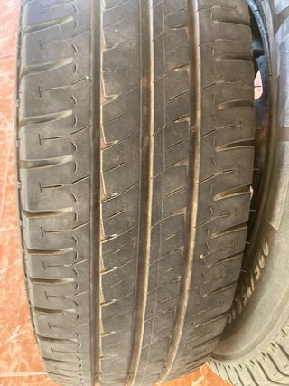 Neumáticos Autocaravana 225/75/16 C Michelin