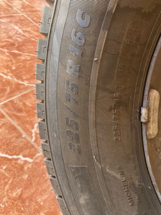 Neumáticos Autocaravana 225/75/16 C Michelin