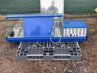 Vitrina Refrigerada Azul con Bandejas